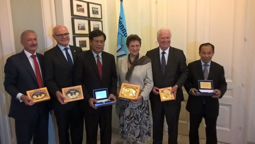 Economic delegation from Laos for working visit at Vienna Economic Forum